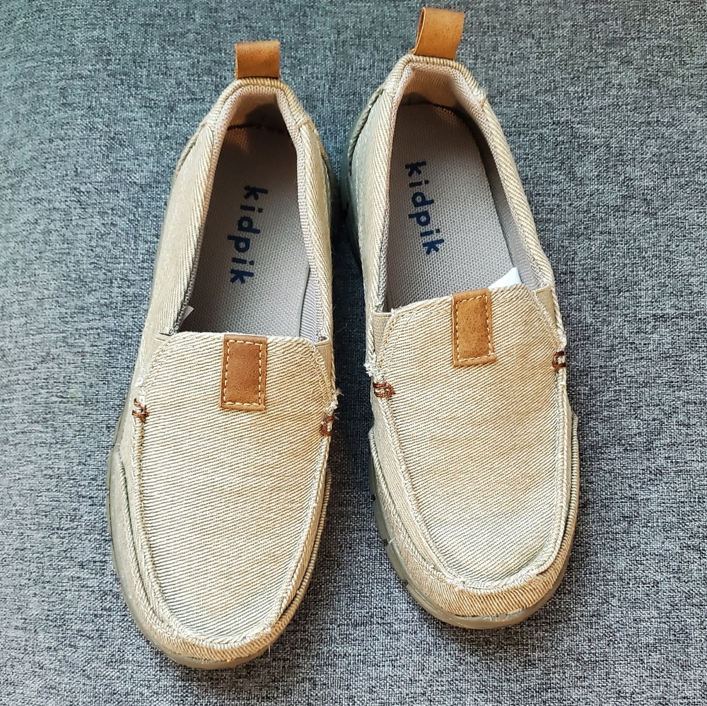 Kids boys size 2 canvas deck shoes NEW